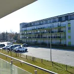 아파트 Ezuestpart Granada 4 Koezvetlen Vizparti Luxus *