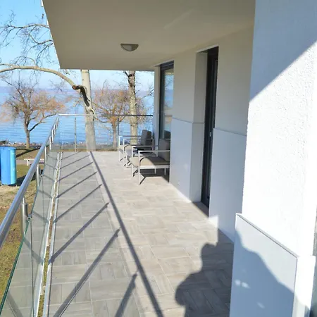 Ezuestpart Granada 4 Koezvetlen Vizparti Luxus Appartamento