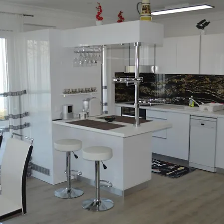 Ezüstpart Granada 4 Közvetlen Vizparti Luxus Siofok