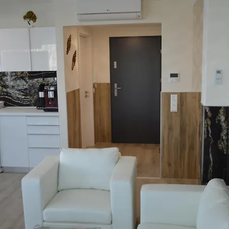 Appartamento Ezuestpart Granada 4 Koezvetlen Vizparti Luxus