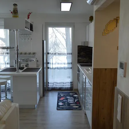 Ezüstpart Granada 4 Közvetlen Vizparti Luxus Daire Siofok