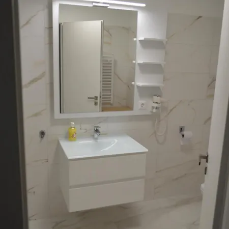 Appartamento Ezuestpart Granada 4 Koezvetlen Vizparti Luxus *