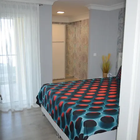 Διαμέρισμα Ezuestpart Granada 4 Koezvetlen Vizparti Luxus