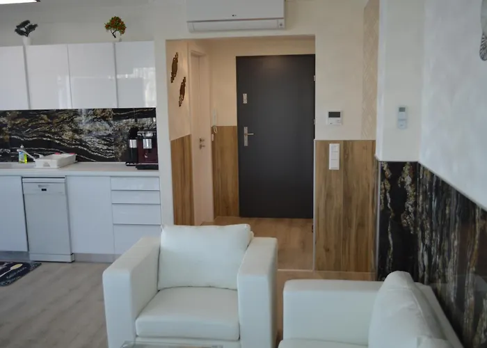 Appartamento Ezuestpart Granada 4 Koezvetlen Vizparti Luxus